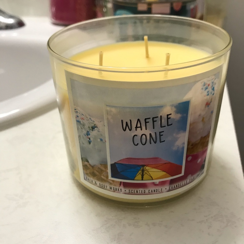 Bath and body works candle